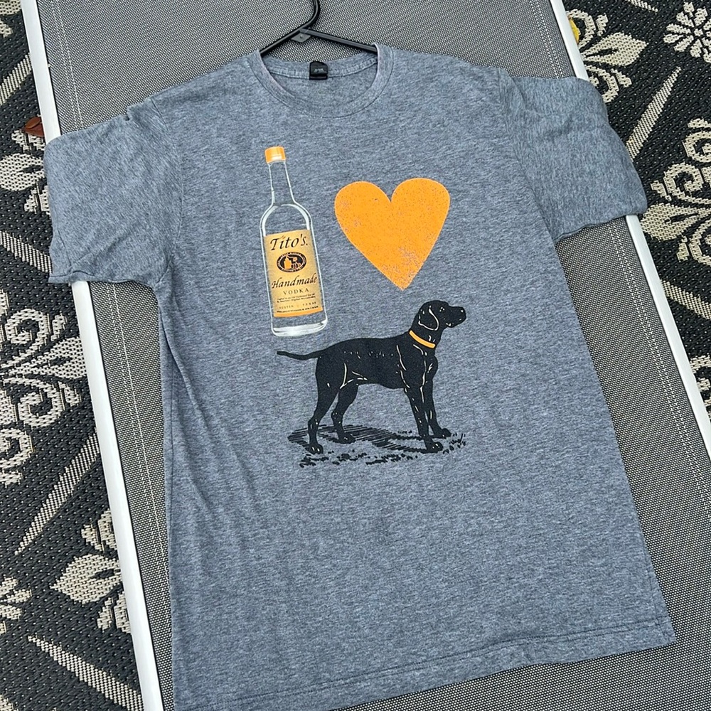 OFFICIAL Tito’s I Love Dogs Gray Tee. Size M. Tultex Tee. Unisex.